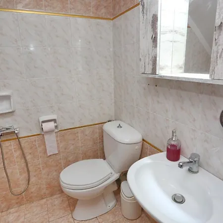 Maisonette For 8 *