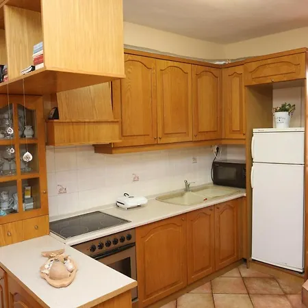 Maisonette For 8 Διαμέρισμα *