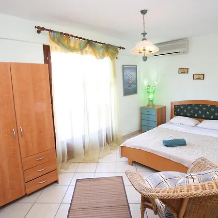Maisonette For 8 Διαμέρισμα Πευκοχώρι