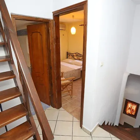 Apartment Maisonette For 8 Pefkochori